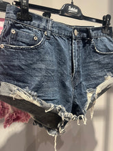 Carica l&#39;immagine nel visualizzatore di Gallery, Short Glam