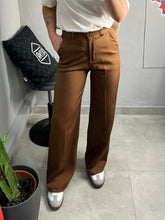 Carica l&#39;immagine nel visualizzatore di Gallery, Pantalone Classic Wide Marrone